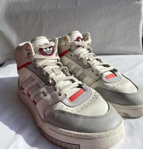 Adidas peace & love